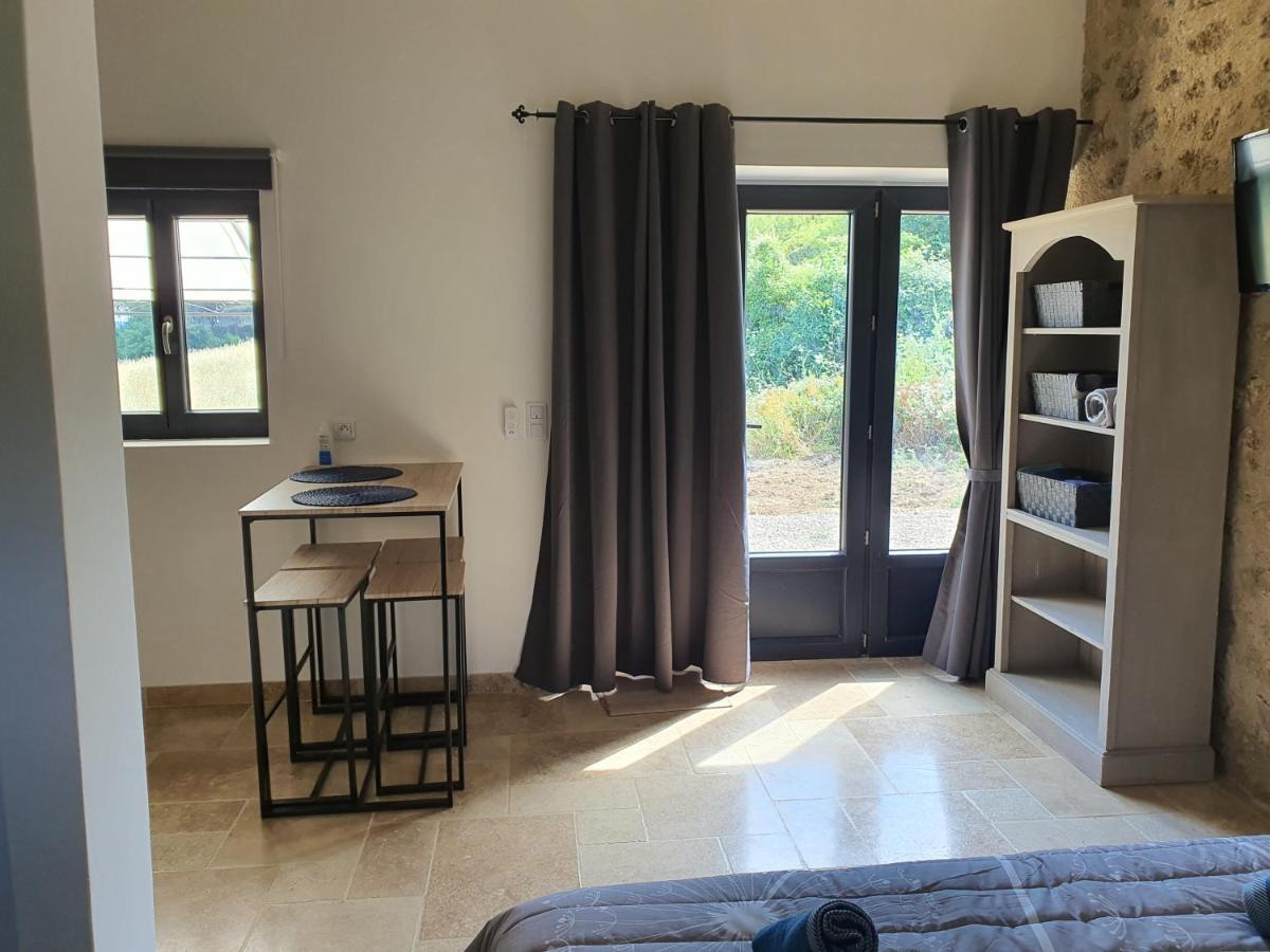 Bastide Bellugue Maison d'hôtes à La Ferme à 3 minutes de Lourmarin Cadenet Exterior foto
