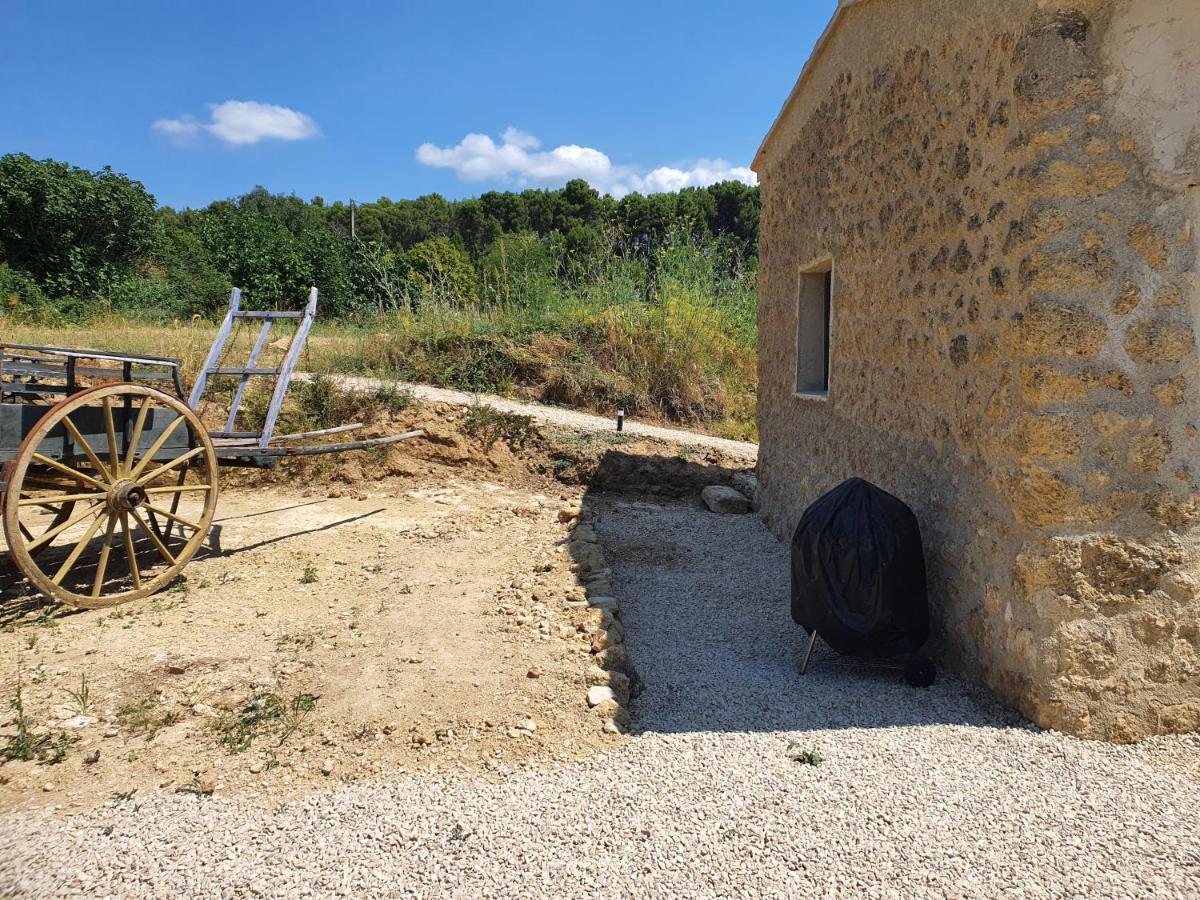 Bastide Bellugue Maison d'hôtes à La Ferme à 3 minutes de Lourmarin Cadenet Exterior foto