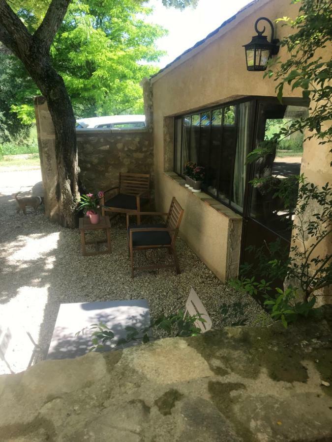 Bastide Bellugue Maison d'hôtes à La Ferme à 3 minutes de Lourmarin Acomodação com café da manhã Cadenet Exterior foto