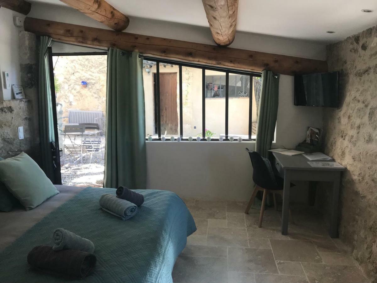 Bastide Bellugue Maison d'hôtes à La Ferme à 3 minutes de Lourmarin Cadenet Exterior foto